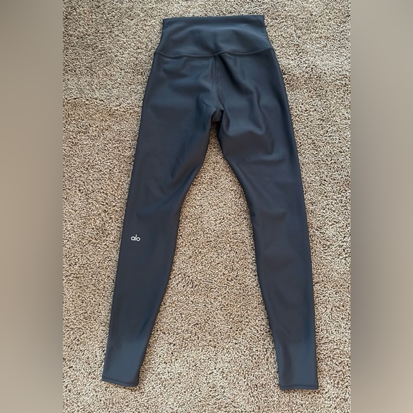 ALO Yoga High-Waist Airlift Leggings - Picture 4 of 5